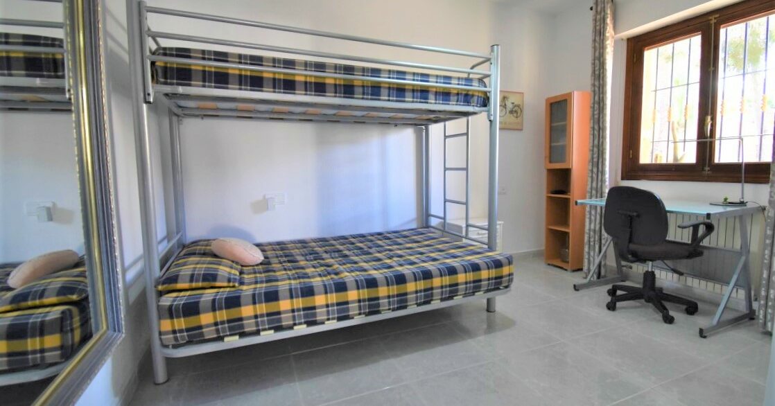 16OC1706Bed4