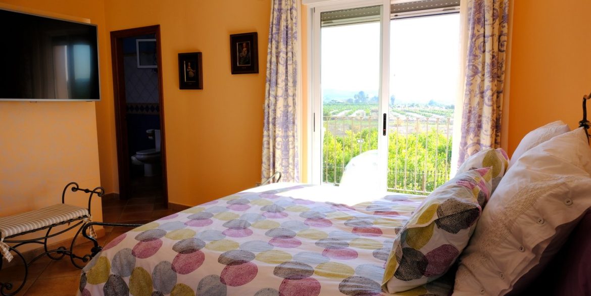 7046_amazing_countryside_finca_with_income_120224150017_kitchen_b