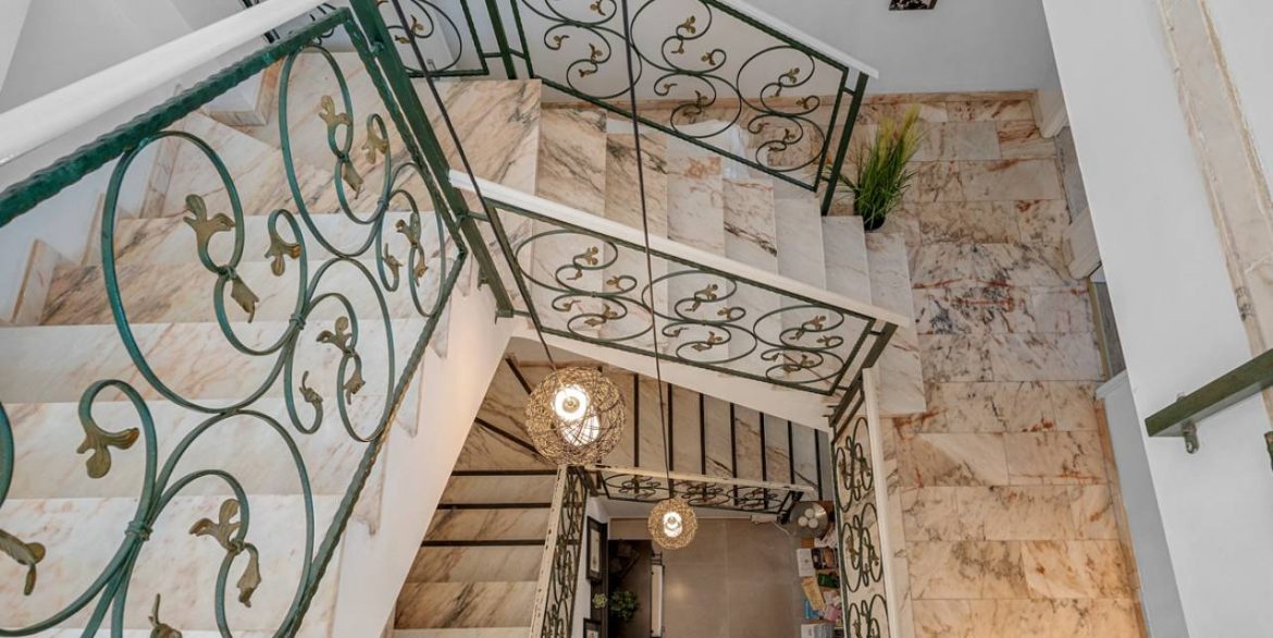 Hall Stairs2