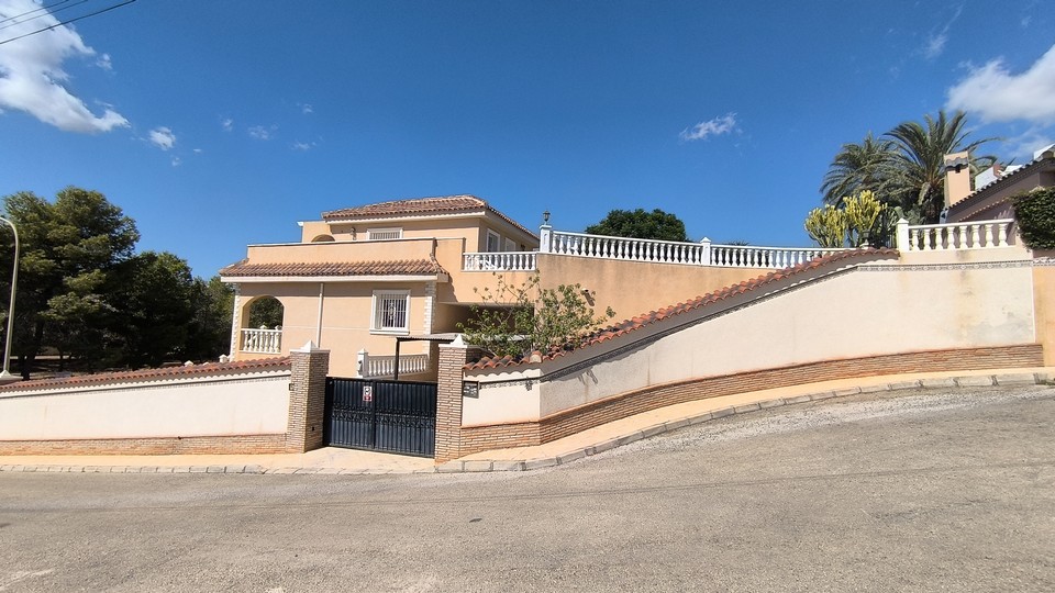 Villa Road