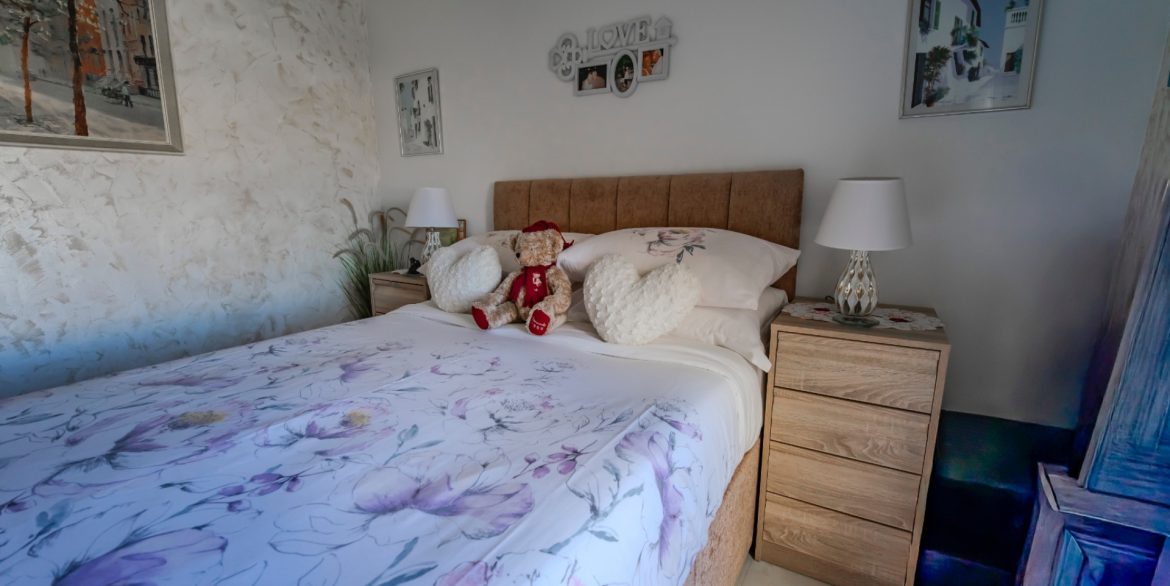 Bed1b