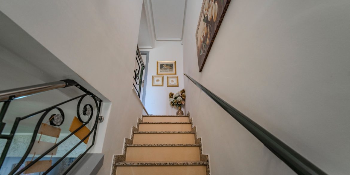 Stairs2