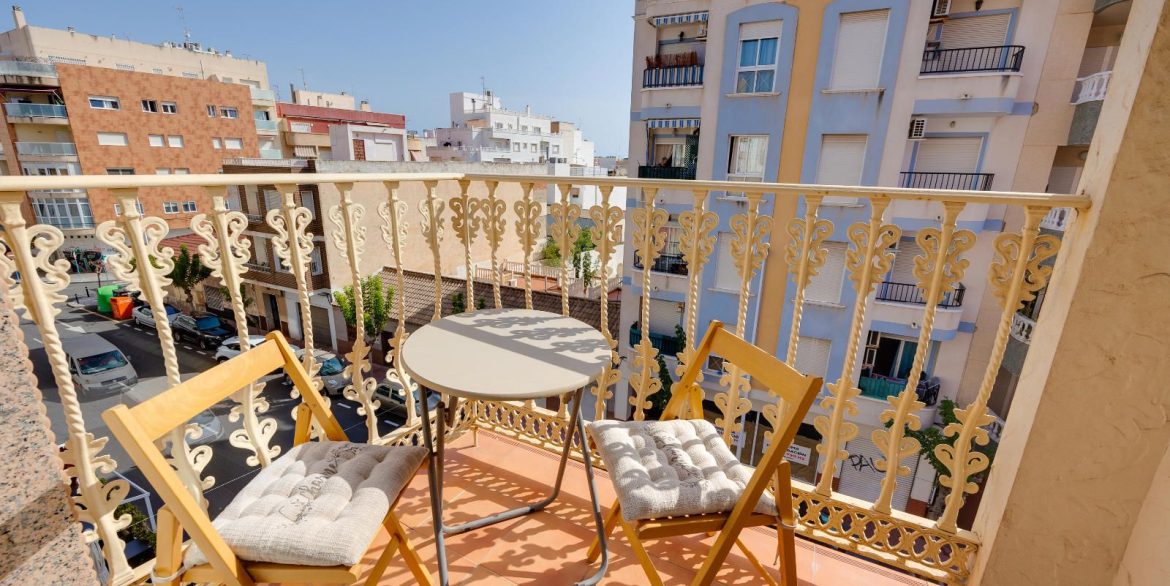 22078021