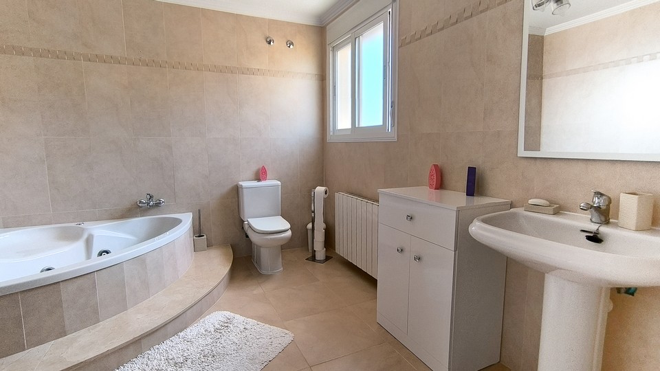 Bath2a
