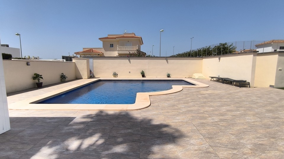 Garde Pool