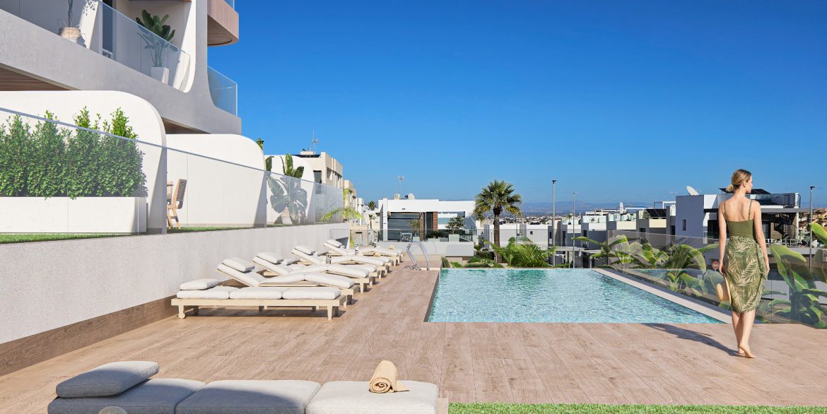 Pool & Views