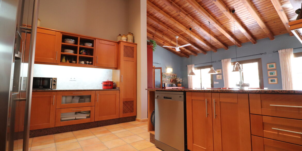 11.5363kitchen2