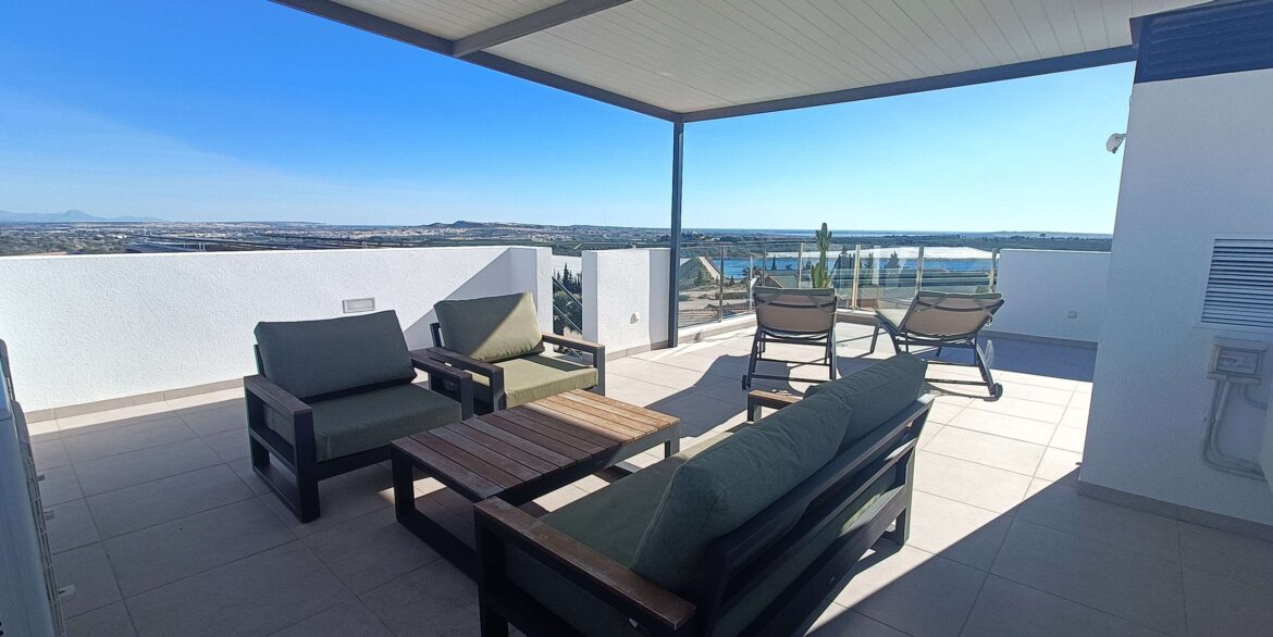 12852_stunning_detached_villa_with_heated_pool_and_large_underbuild_190226155458_30