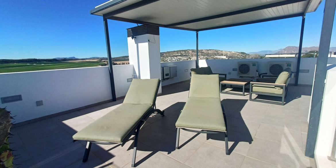 12852_stunning_detached_villa_with_heated_pool_and_large_underbuild_190226155518_32.1
