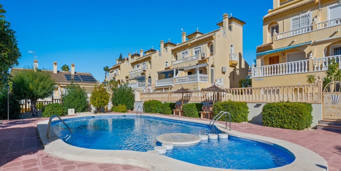 House Pool 2