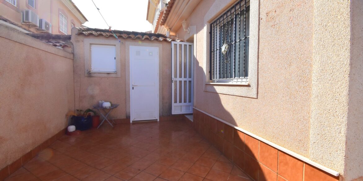 o_1jg505r1hc1ki741tj1oam1mal2b