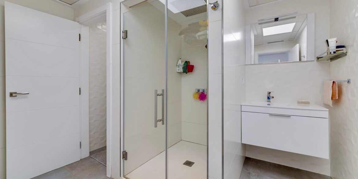 Bathroom-5-CSH94