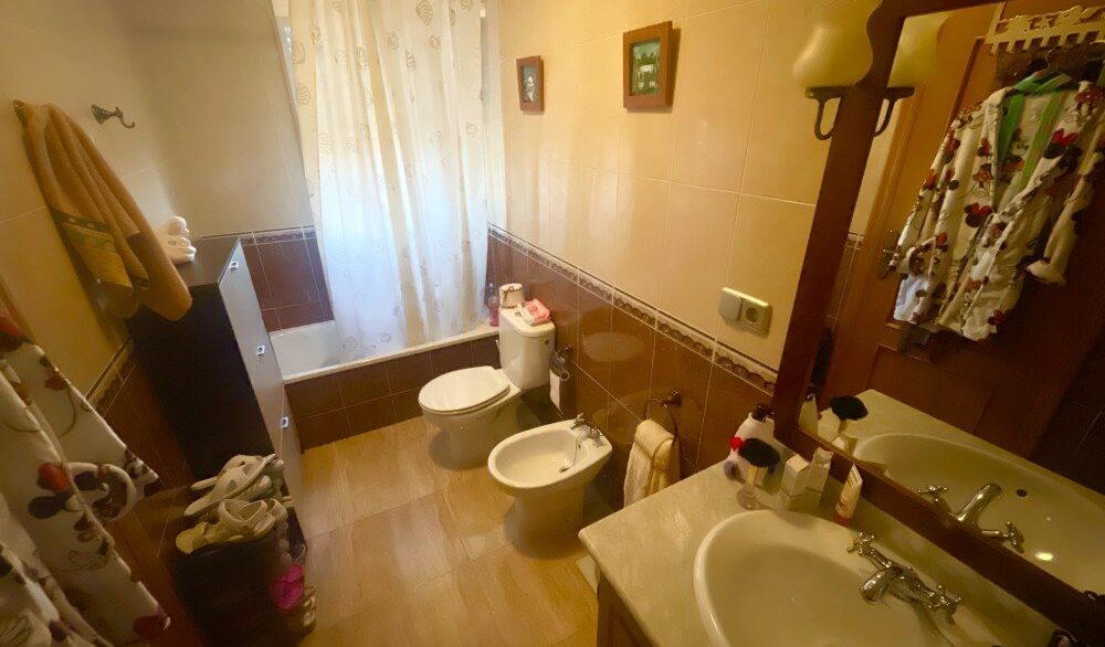 Bathroom-en-suite-CSH69.jpeg