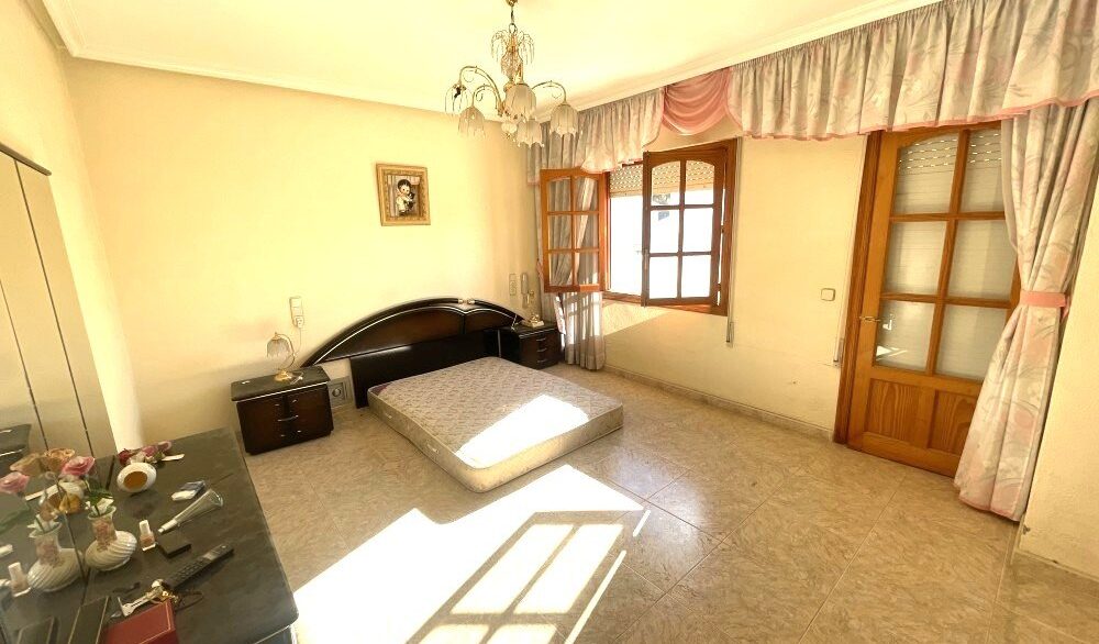 Bedroom-1-CSH67.jpeg