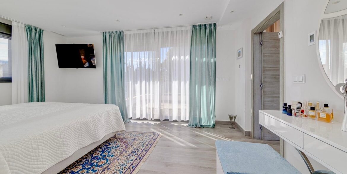 Bedroom-5-CSH94