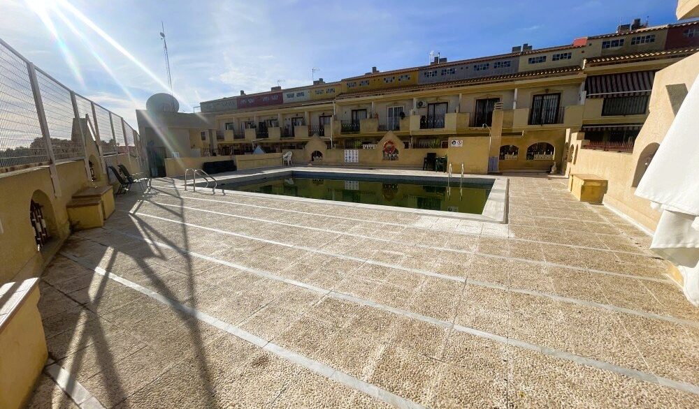 Cumminity-Pool-CSH125.jpeg