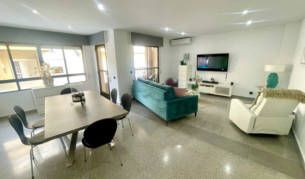 Dining-and-living-room-CSH124.jpeg