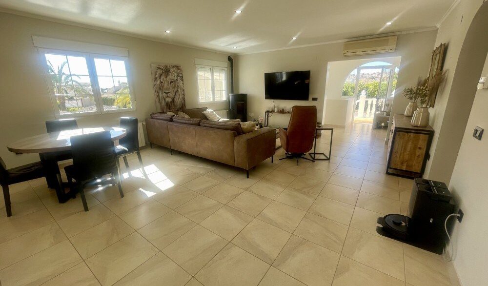 Main-living-room-CSH146.jpeg