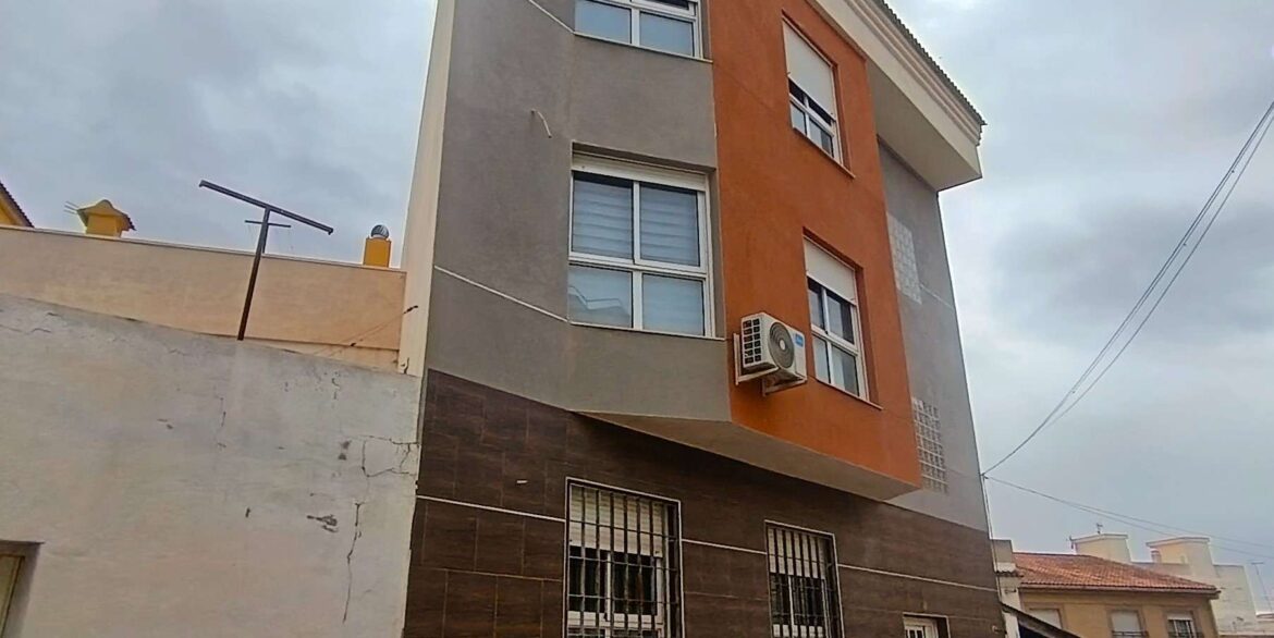 12415_lovely_apartment_in_a_great_location_041225164006_img_20251204_150431