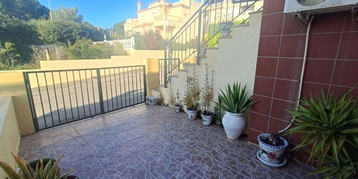 12500_beautiful_bungalow_on_montemar_181225125129_30