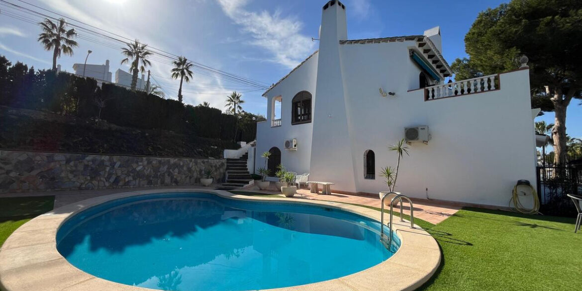 Luxury Villa with Tourist License for Sale in Villamartin, Orihuela Costa