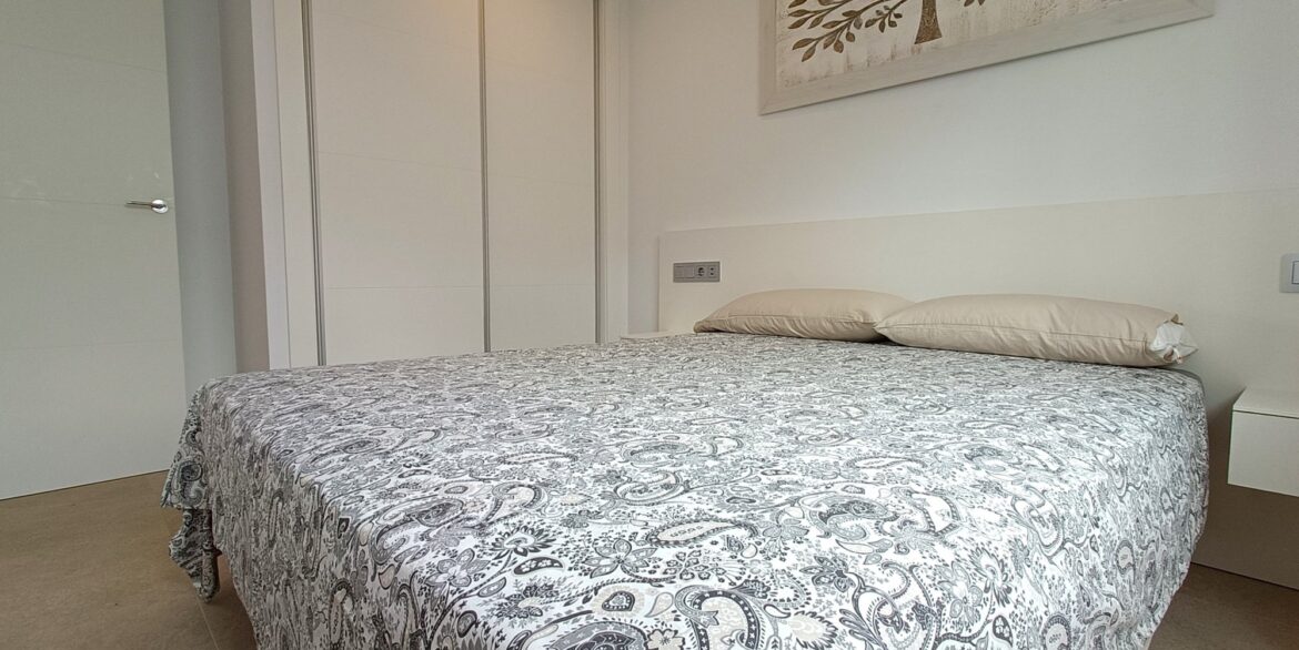 10699_stunning_modern_villa_050625164213_bath_1a