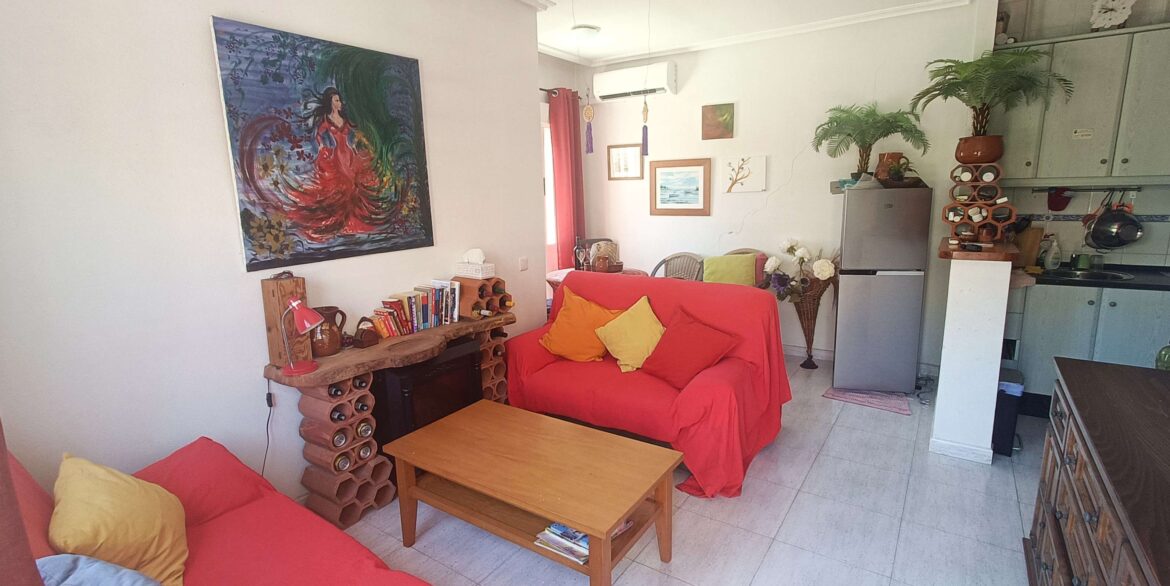 13641_beautiful_quad_with_underbuild__solarium_and_walking_distance_to_amenities_260526171855_2