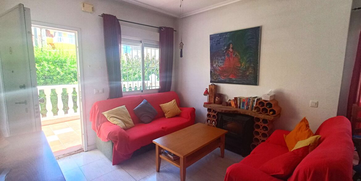 13641_beautiful_quad_with_underbuild__solarium_and_walking_distance_to_amenities_260526171855_3