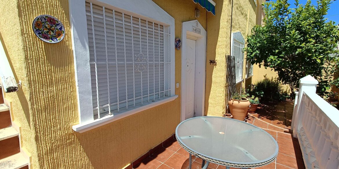 13641_beautiful_quad_with_underbuild__solarium_and_walking_distance_to_amenities_260526171857_1