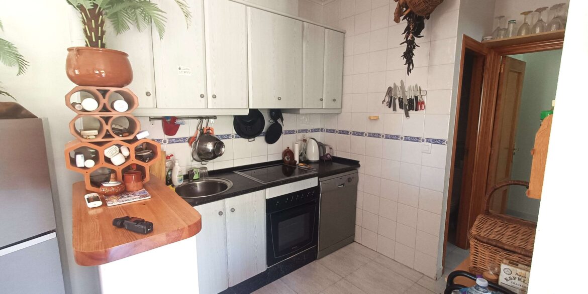 13641_beautiful_quad_with_underbuild__solarium_and_walking_distance_to_amenities_260526171924_10