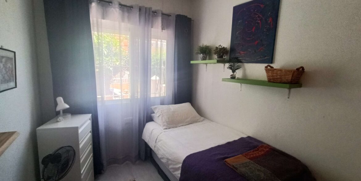 13641_beautiful_quad_with_underbuild__solarium_and_walking_distance_to_amenities_260526171924_7