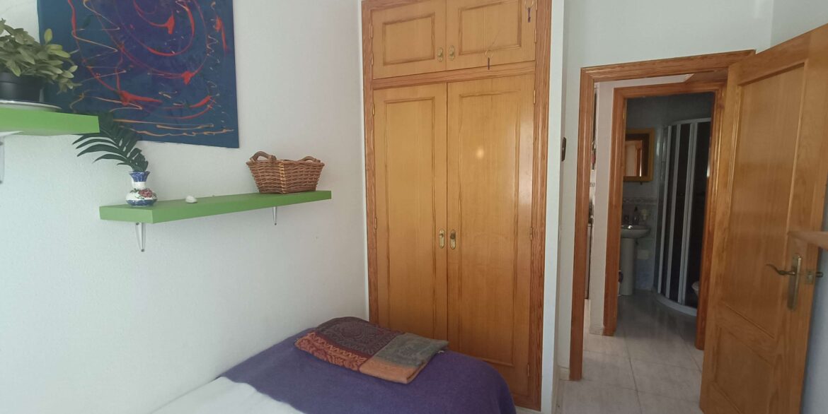 13641_beautiful_quad_with_underbuild__solarium_and_walking_distance_to_amenities_260526171924_8