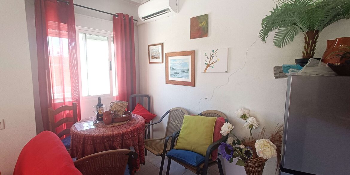 13641_beautiful_quad_with_underbuild__solarium_and_walking_distance_to_amenities_260526171924_9