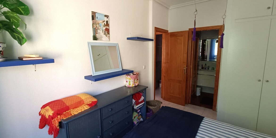13641_beautiful_quad_with_underbuild__solarium_and_walking_distance_to_amenities_260526172051_12_2