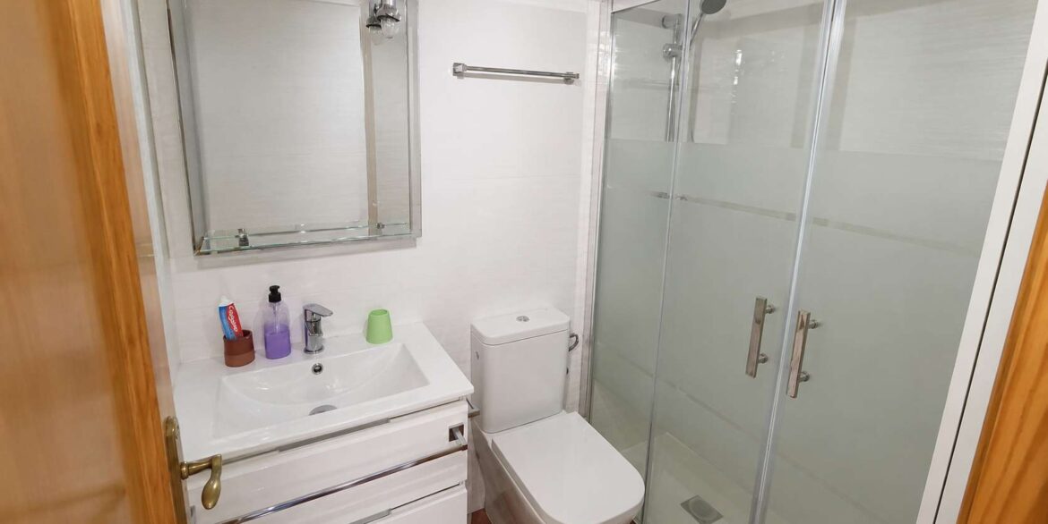13641_beautiful_quad_with_underbuild__solarium_and_walking_distance_to_amenities_260526172052_14