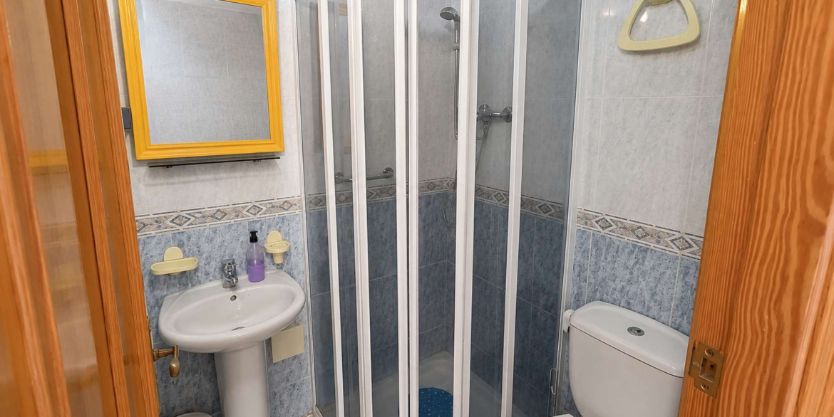 13641_beautiful_quad_with_underbuild__solarium_and_walking_distance_to_amenities_260526172052_15