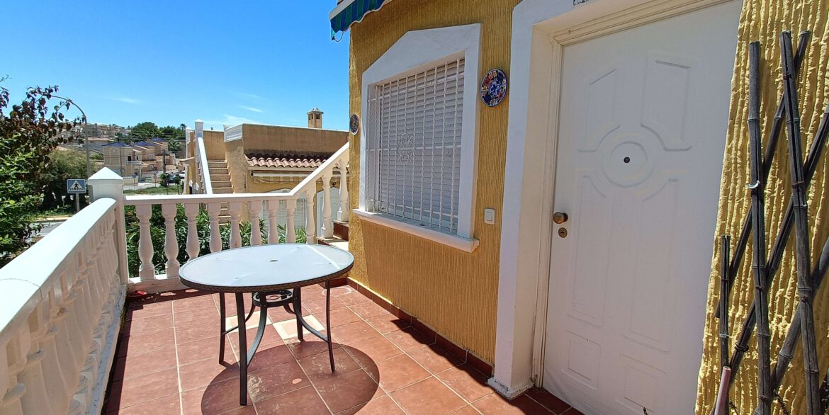 13641_beautiful_quad_with_underbuild__solarium_and_walking_distance_to_amenities_260526172141_16