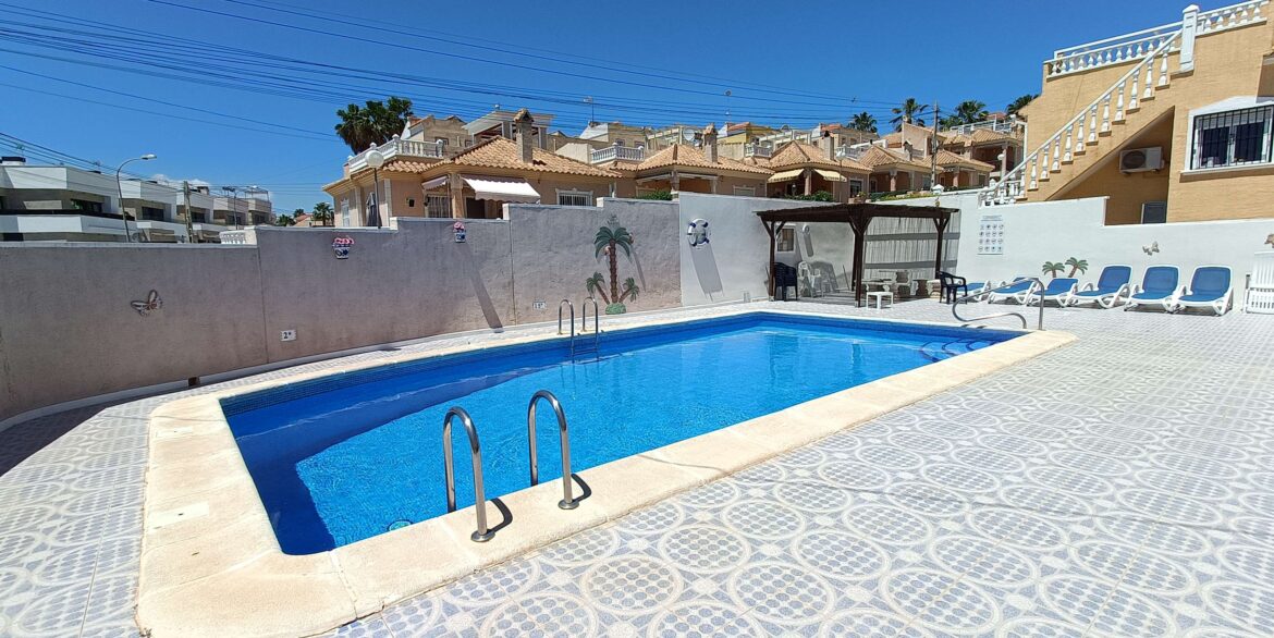 13641_beautiful_quad_with_underbuild__solarium_and_walking_distance_to_amenities_260526172456_img20260519144730