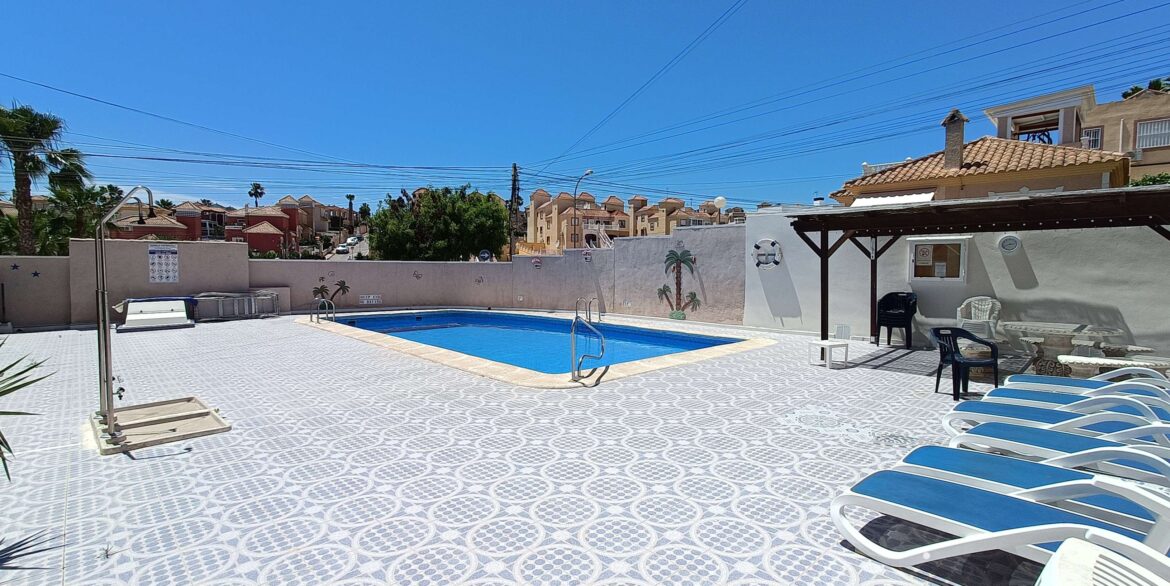 13641_beautiful_quad_with_underbuild__solarium_and_walking_distance_to_amenities_260526172540_img20260519144307