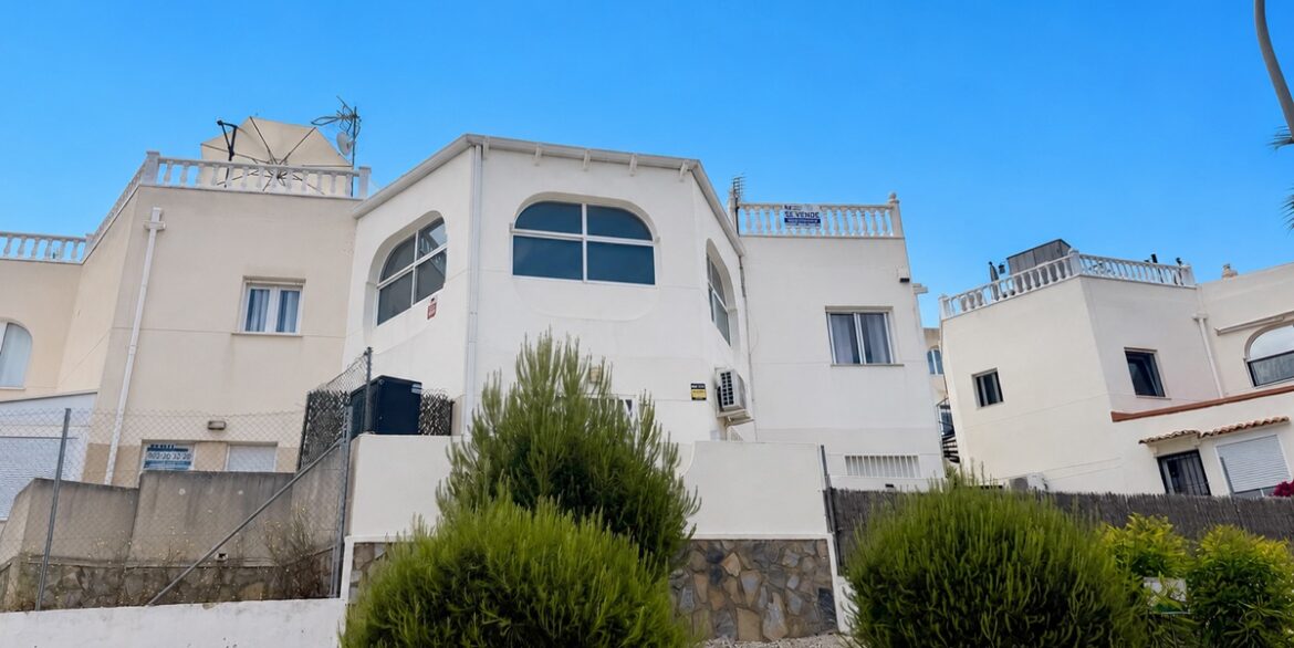 16151_0B60C3C3BBBF4316AD6497328646B574
