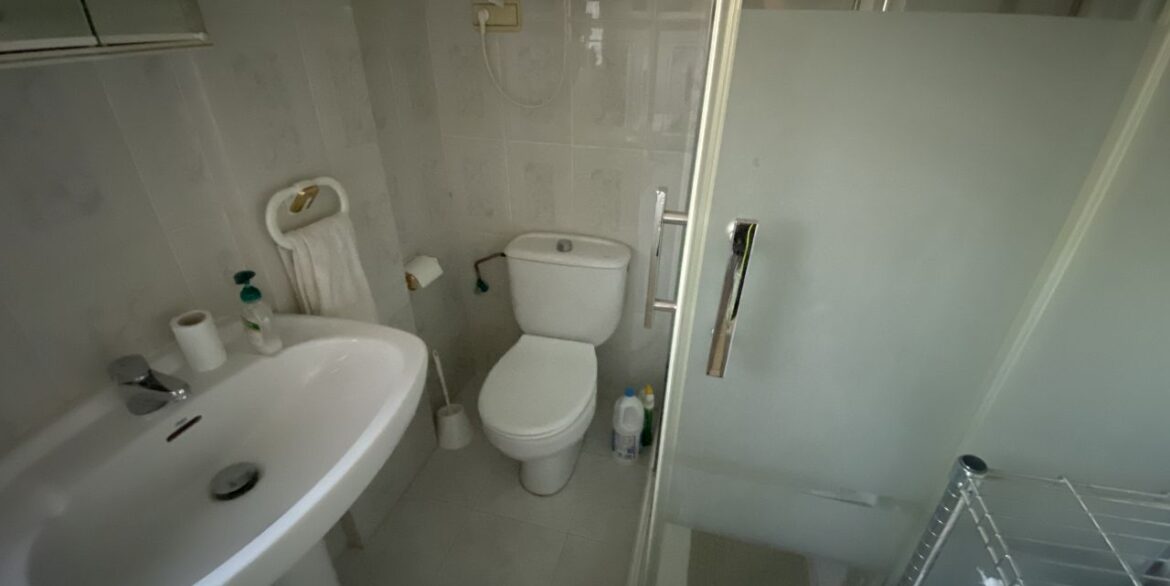frontpic8-pb879