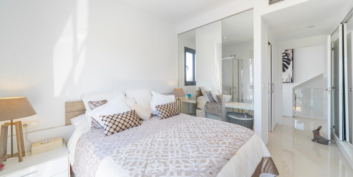 o_1jqmuku5814mb18ehtiv2dc1vjr57