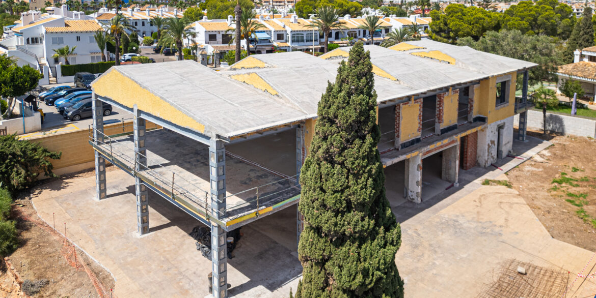 6a50d6ba5eb23_Large-villa-12