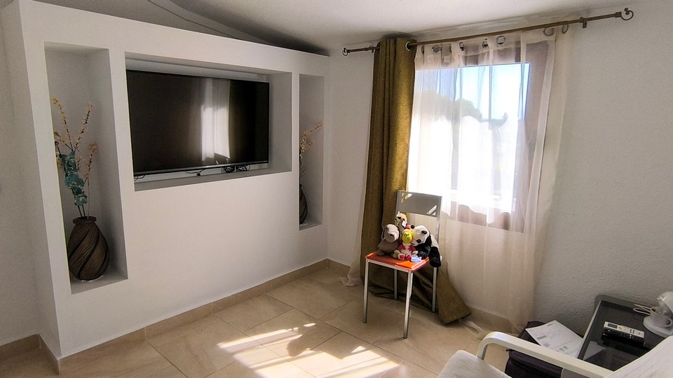 Bed1b