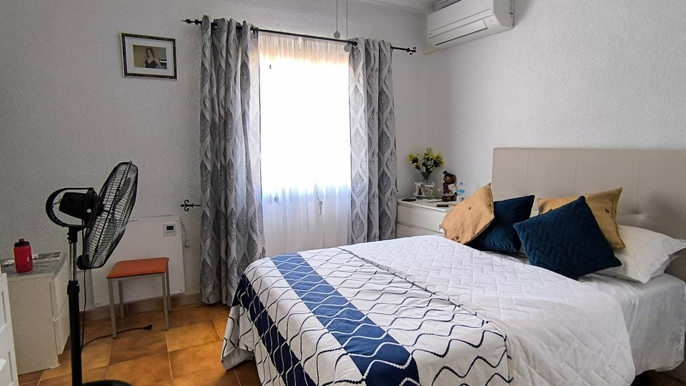 Bed2