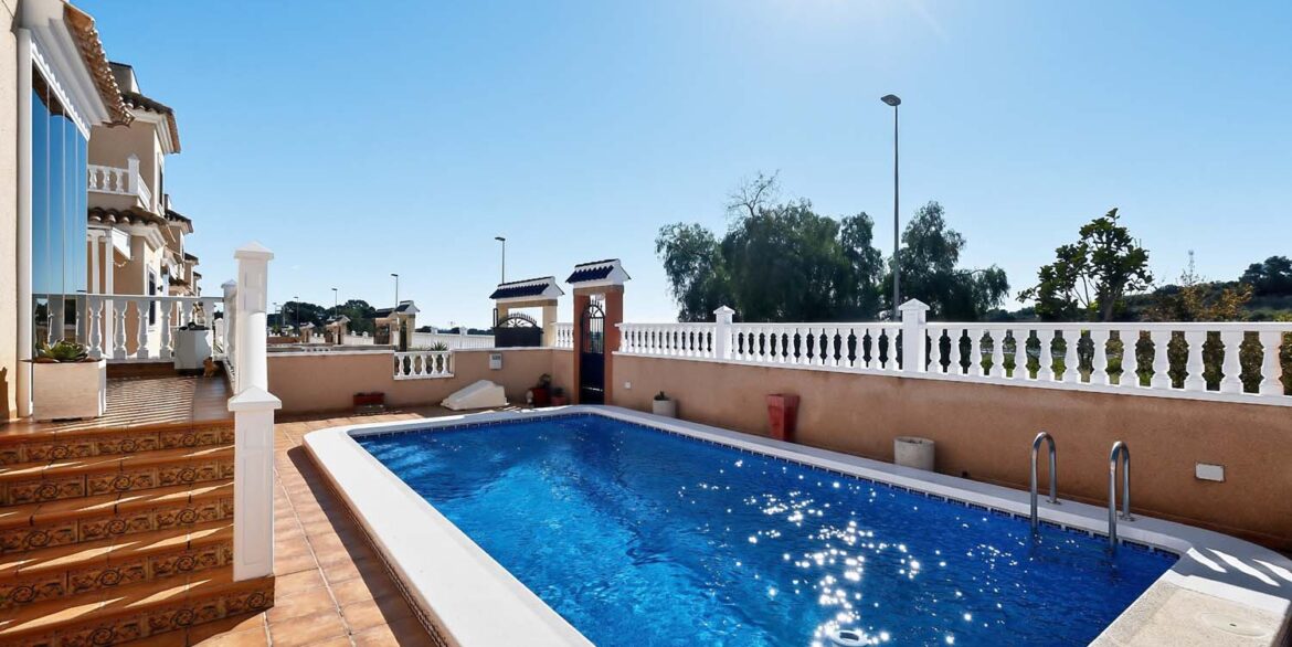 224_detached_villa_for_sale_in_pinar_de_campoverde_110326093551_rawmedia_7321