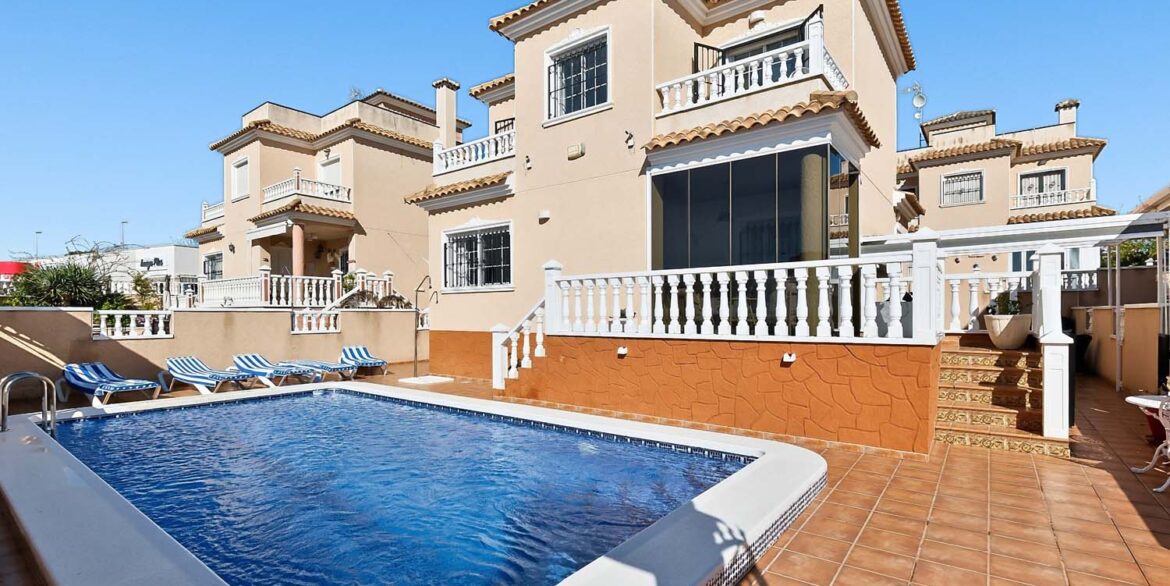 224_detached_villa_for_sale_in_pinar_de_campoverde_110326095438_rawmedia_7313