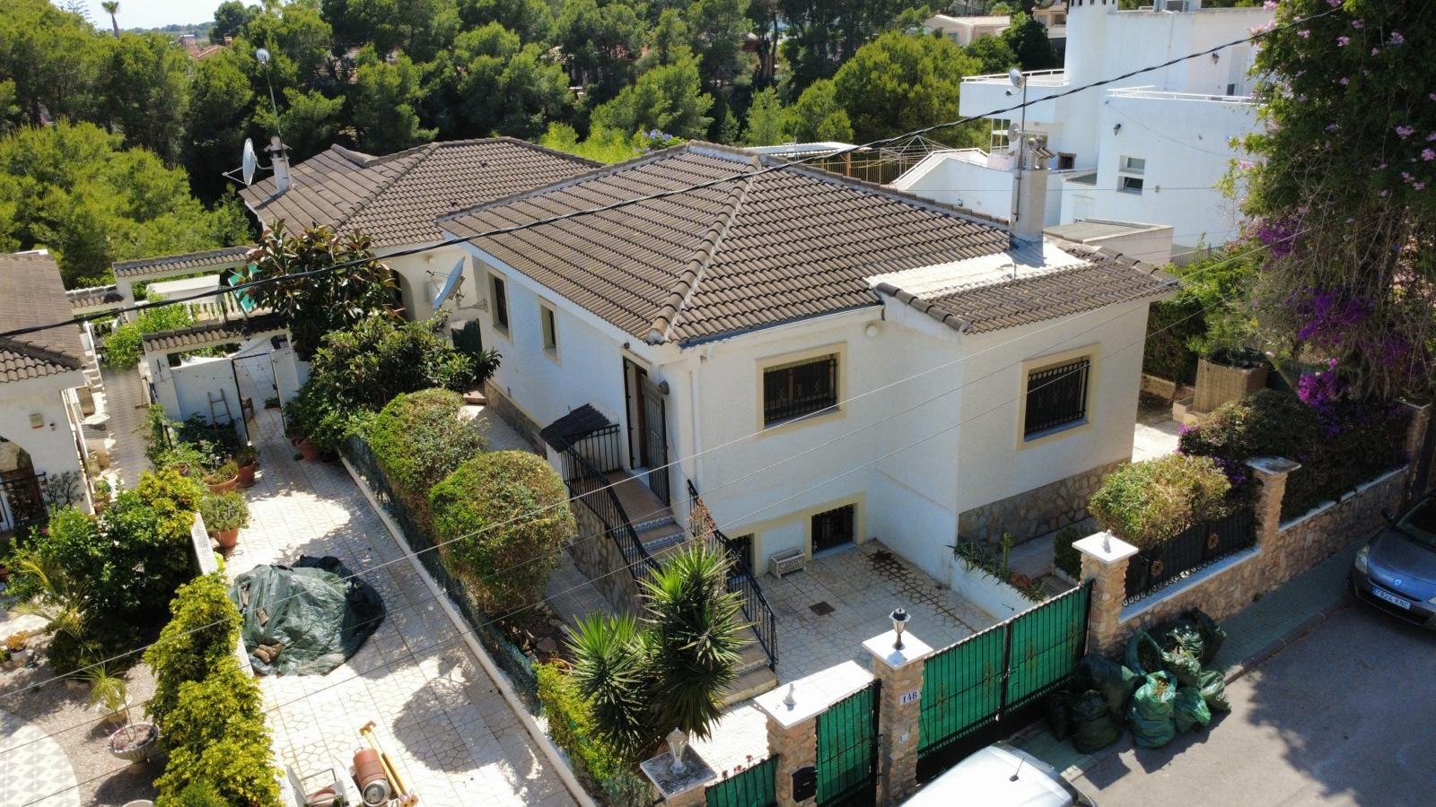 4 Bed, 4 Bath, Detached Villa in Pinar de Campoverde