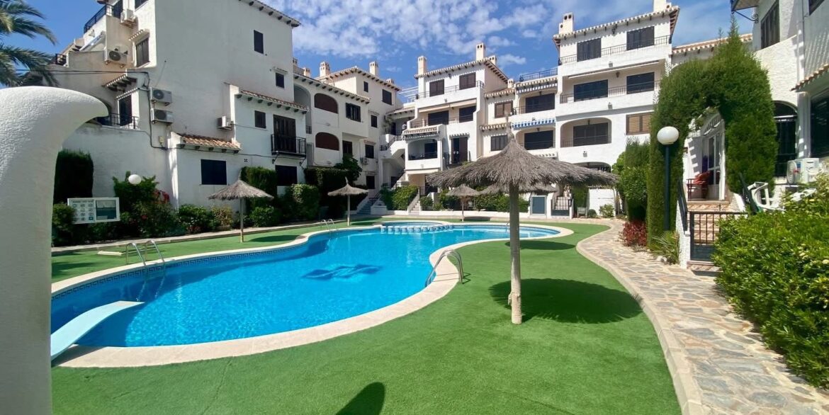 261_apartment_for_sale_in_cabo_roig_200526124807_whatsapp_image_2026_05_20_at_12.04.05