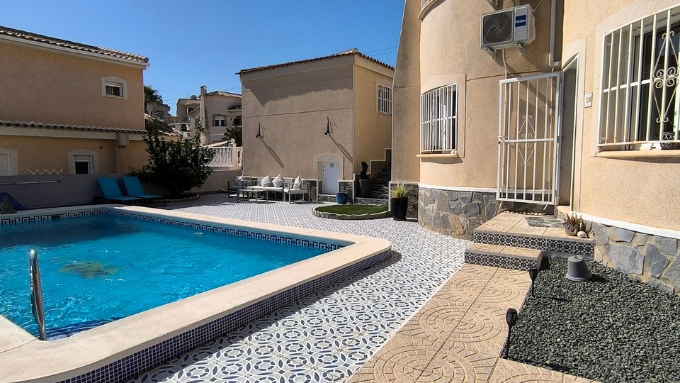 Pool2